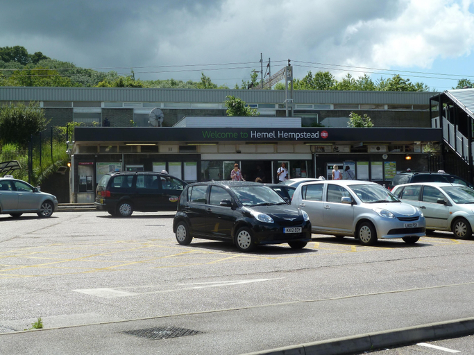 Exterior & Views 2, Inviting 1-bed Apartment in Hemel Hempstead, Hertfordshire