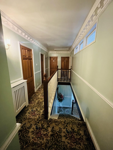 Others 5, Unwind in Comfort at Cosy Caradus Free Parking, Birmingham