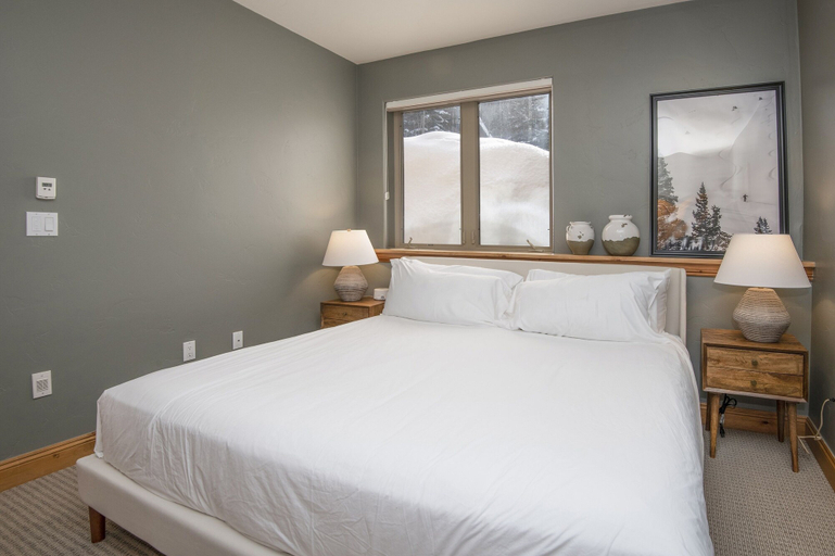 Room 4, Timberfalls 1902 2 Bedroom Condo by RedAwning, Eagle