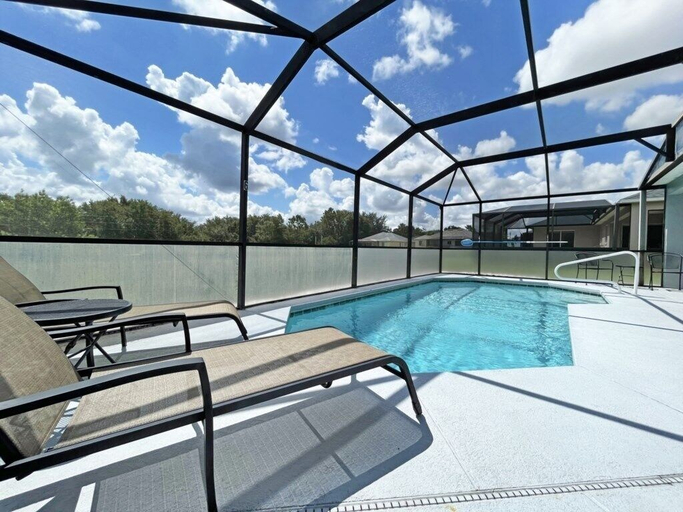 Sport & Beauty 4, Heavenly Venture 4 Bedroom Home by RedAwning, Polk