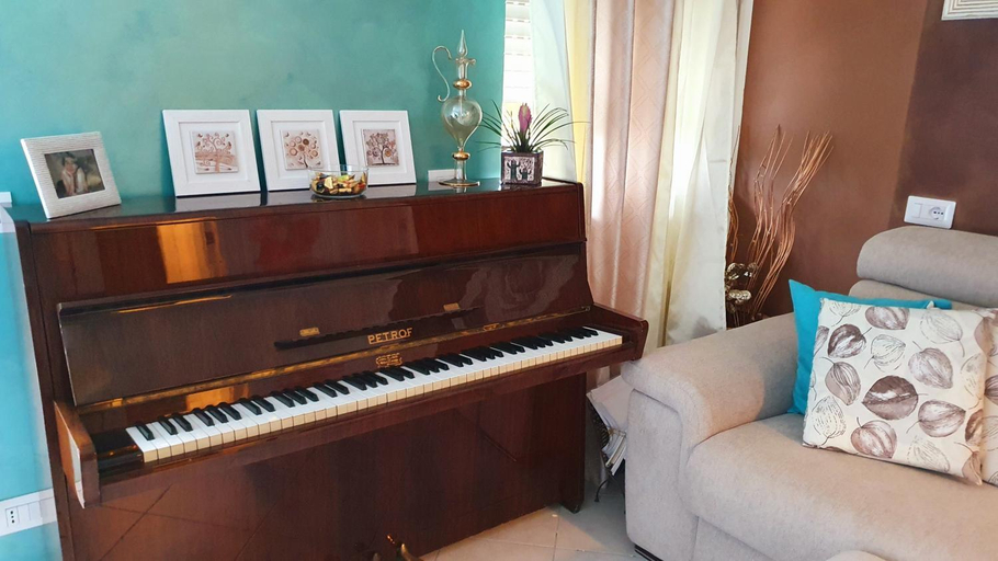 Others 2, B&B Colleverde, Isernia
