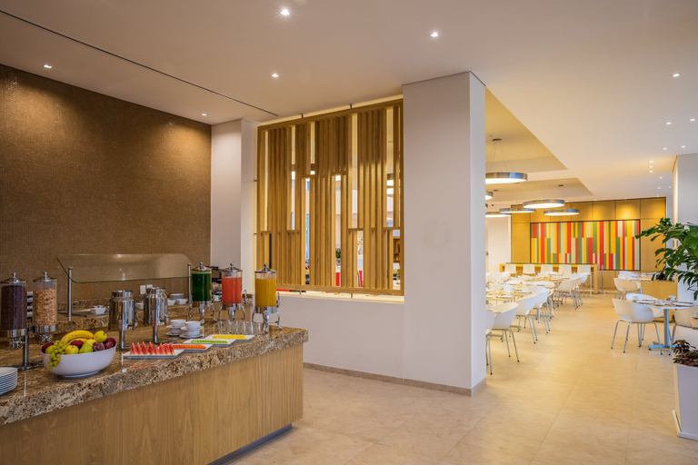 Food & Drinks 5, Fiesta Inn Silao Puerto Interior, Silao