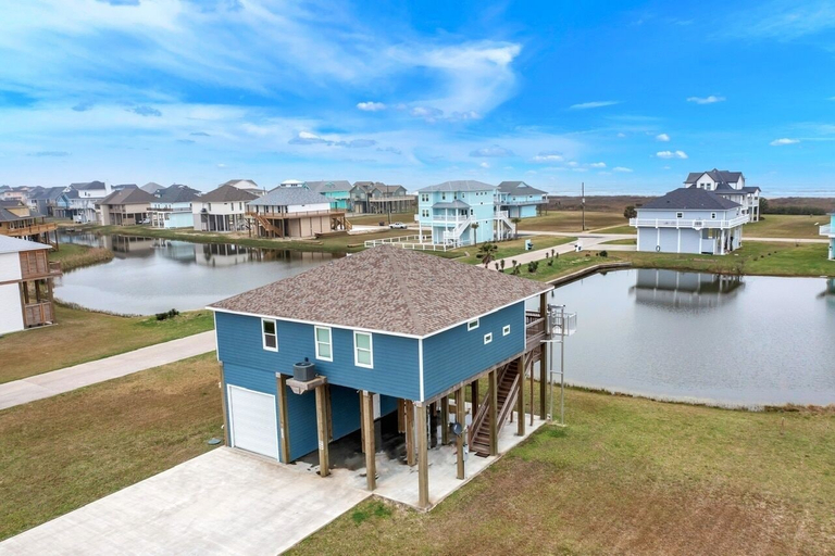 Property grounds 4, Born To Beach 4 Bedroom Home by RedAwning, Galveston