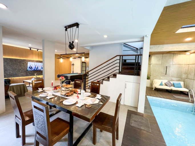 Dining Room 2, Villa Amethyst Dago Pakar M-09 3BR with Private Hot Pool, Bandung