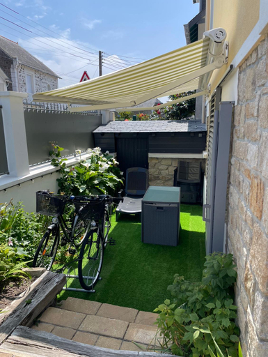 Others 5, STUDIO 3 Mn de la PLAGE Terrasse Velos Proche de la ville fortifiee, Ille-et-Vilaine