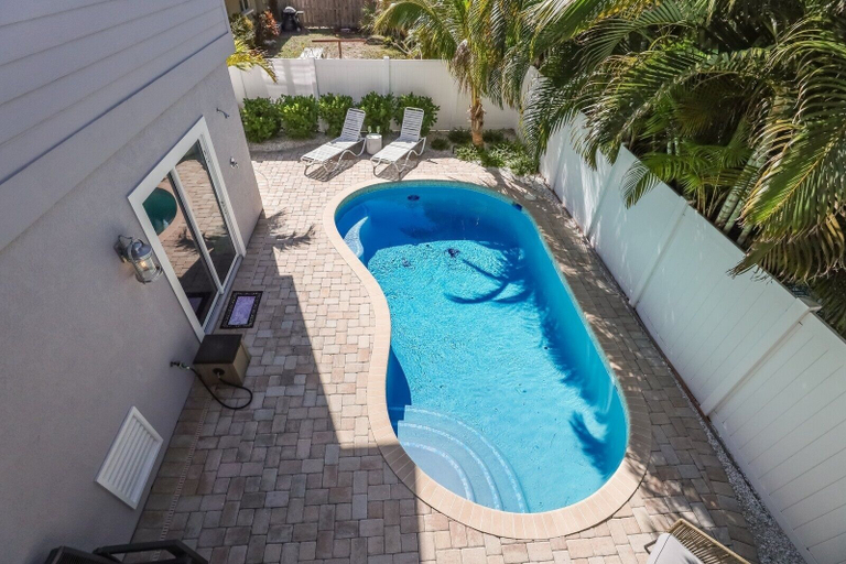 Sport & Beauty 5, Sand N Sea 3 Bedroom Home by RedAwning, Manatee