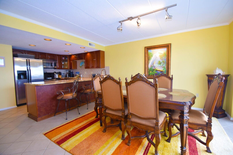 Dining 4, Harbour Island 304k 2 Bedroom Condo by RedAwning, Worcester