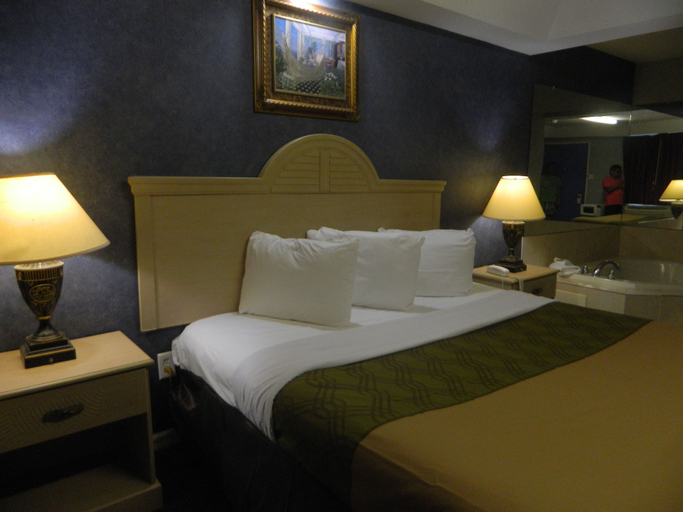 Bedroom 4, Village Inn & Suites - Smithville, Atlantic