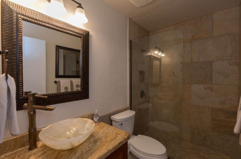 Bathroom 4, Kona Bali Kai 214 Oceanfront 2 Bedroom Condo by RedAwning, Hawaii