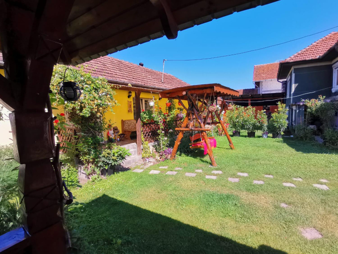 Others 2, Casa Otilia, Hateg