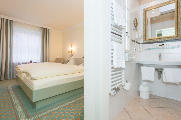 Bedroom 2, Hotel Dreiflüssehof, Passau