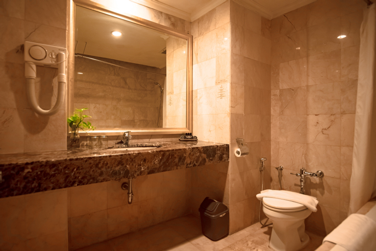 Bathroom 19