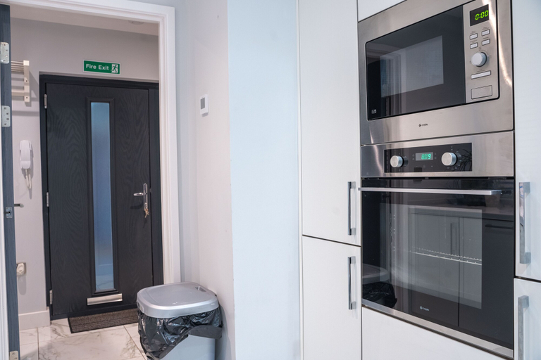 Others 5, Stunning 2-bed Ground Floor Flat in Birmingham, Birmingham