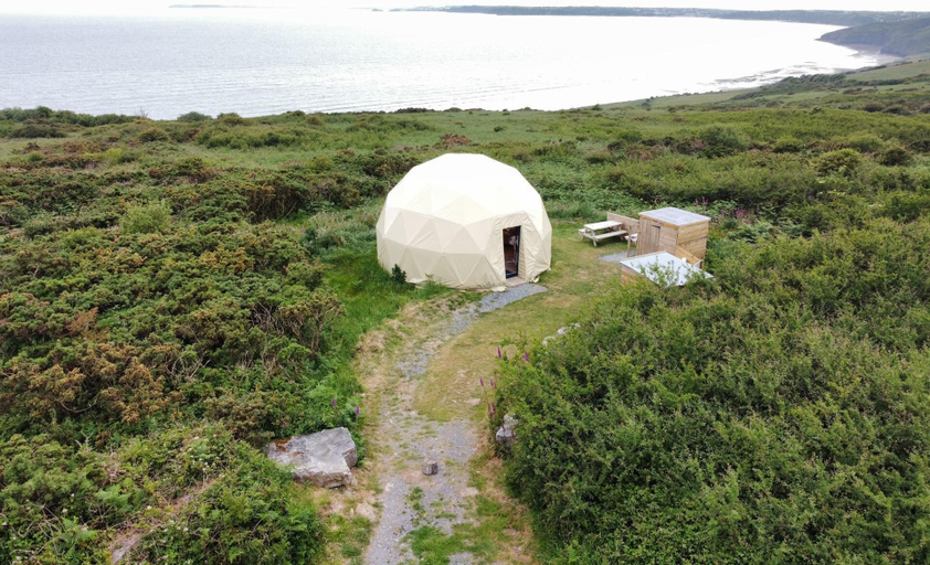 Property grounds 4, Geodesic Dome With Sea Views, Carmarthenshire