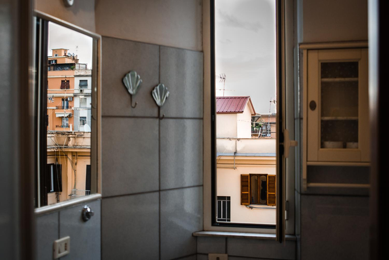 Others 5, Charlie Apartment, Rome