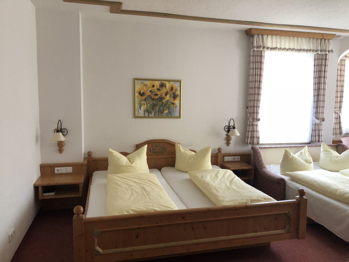 Bedroom 2, Gästehaus Maria, Garmisch-Partenkirchen