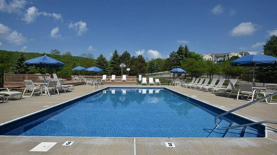 Others 4, Seven Springs 4 BR Premium Condo, Deck with Views by RedAwning, Somerset