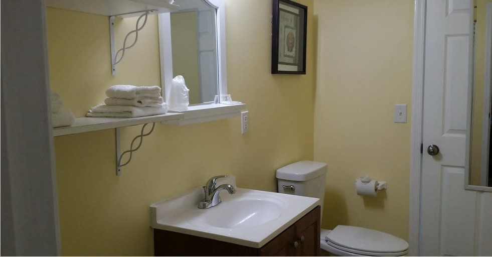 Bathroom 3, Sea Horse Motel, Ocean