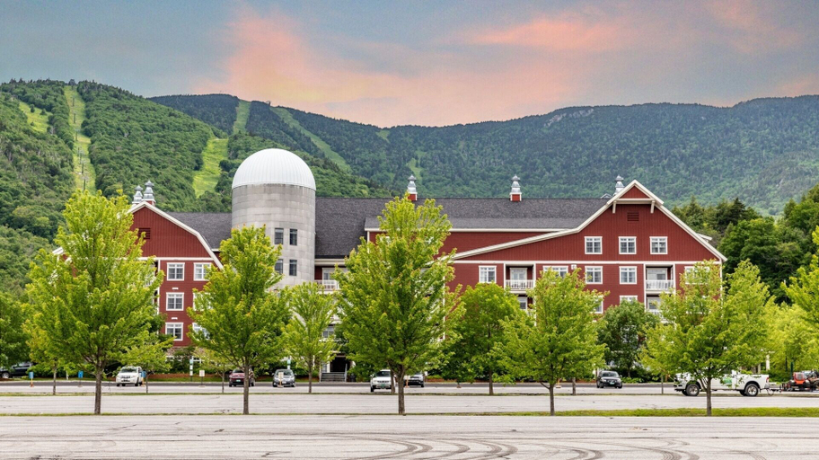 Exterior & Views 2, 16 Village Run... 2 Bedroom Condo by RedAwning, Washington