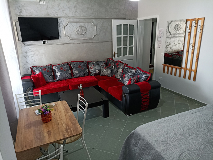 Others 5, Elegant Beachfront Loft in Plazh, Durrësit