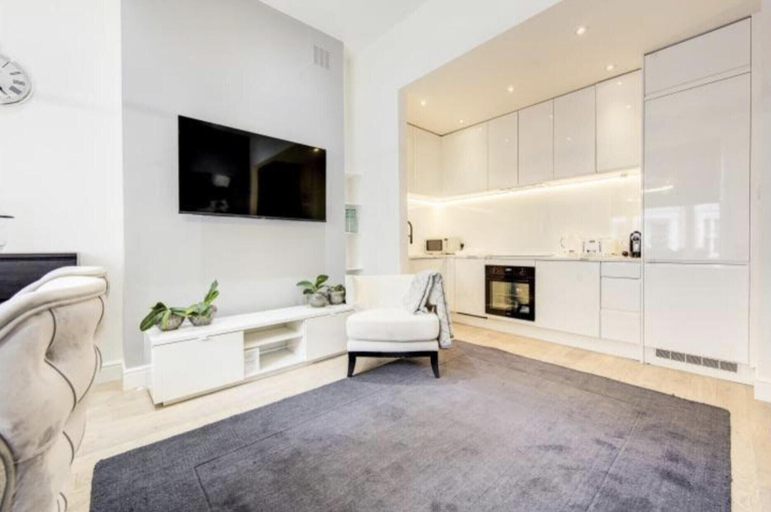 Others 5, Chelsea - 2bed Apartment - Sleeps 4 - Pet Friendly, London