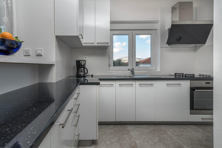 Others 5, Apartments City View, Trogir