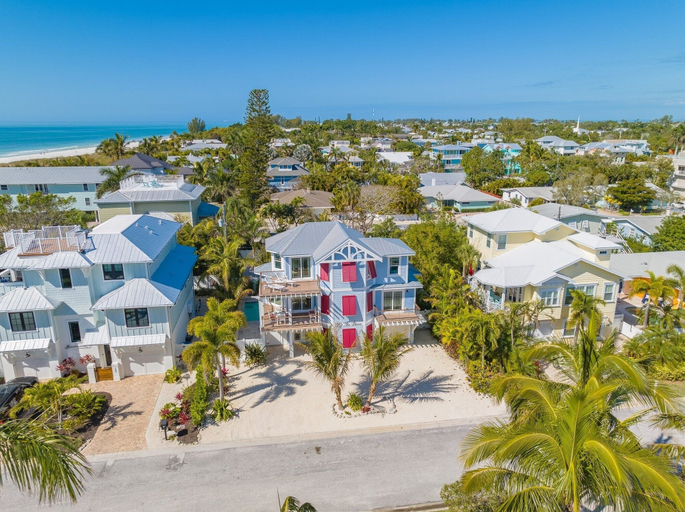 Exterior & Views 2, Chasing Sunsets managed by Beach Retreats, Manatee