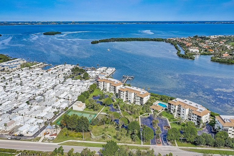 Others 4, Buttonwood Bliss 2 Bedroom Condo by RedAwning, Sarasota