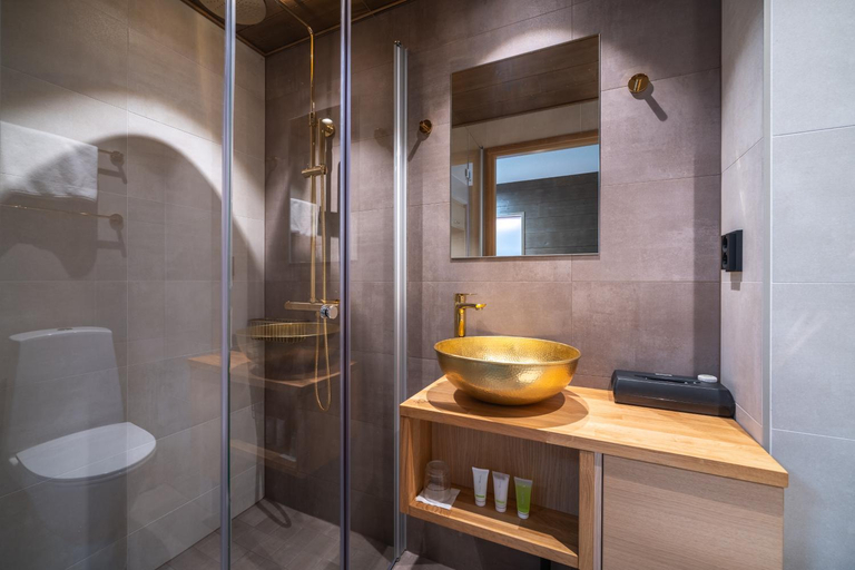 Bathroom 4, Kultahippu Hotel & Apartments, Lapland