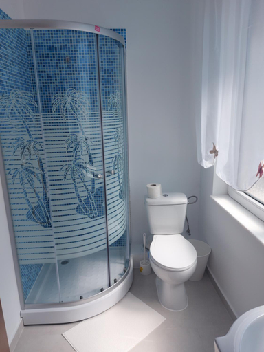 Bathroom 1, Casa Eric, Sanmartin