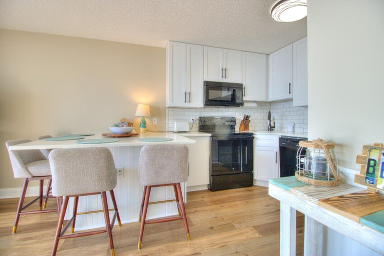 Private kitchen 4, 0611 Endless Horizon by Atlantic Towers, New Hanover