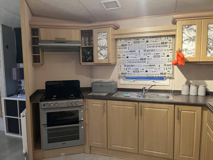 Others 4, 3 Bedroom 6 Berth Pets go Free van With Decking, Cambridgeshire