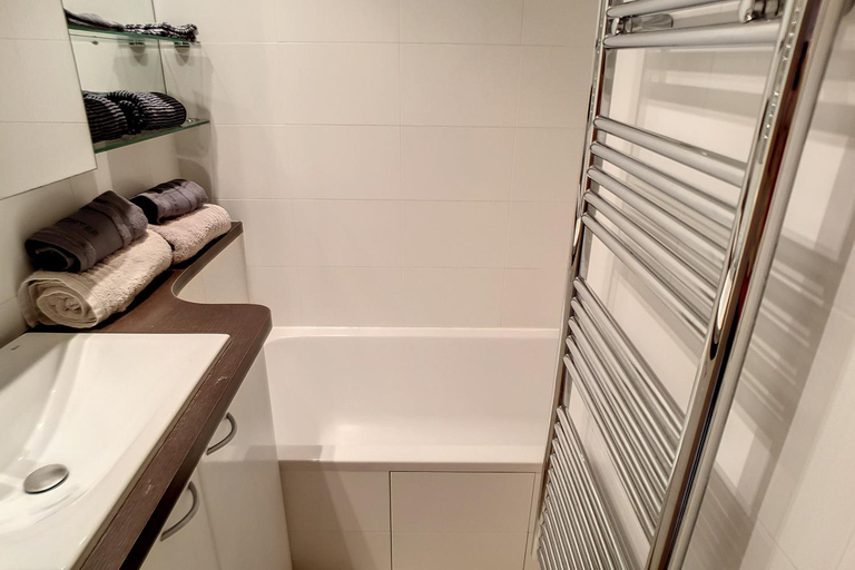 Bathroom, HENRI CAMILLE REAL ESTATE - Rouaze 2 -Studio a 50m center, Alpes-Maritimes