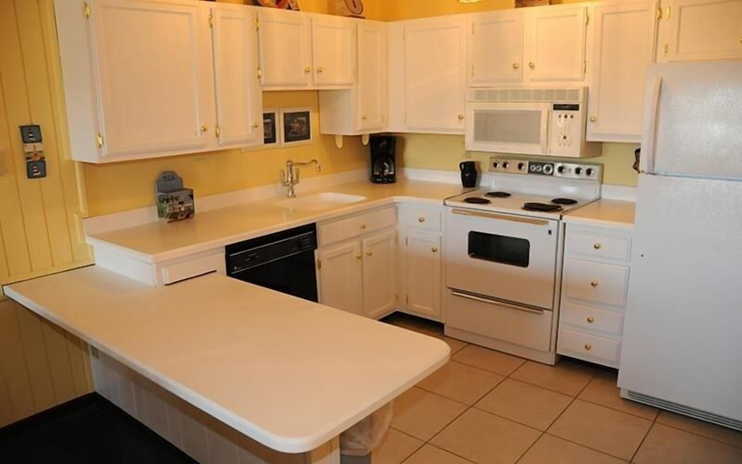 Others 5, Seven Springs 2 BR Loft Condo, Private Deck by RedAwning, Somerset