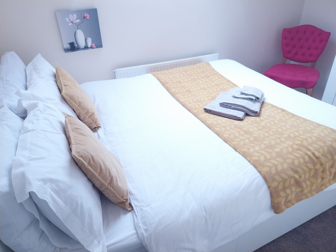 Bedroom 3, Leeds Cute 1 bed Apt, Garden, Free Wifi & Parking, Leeds