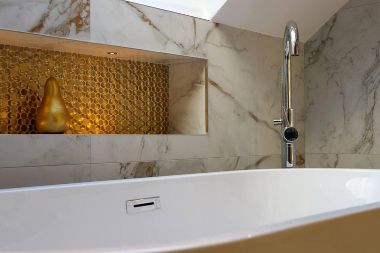 Bathroom 4, Stunning 3 bed Flat in the Heart of West Hampstead, London