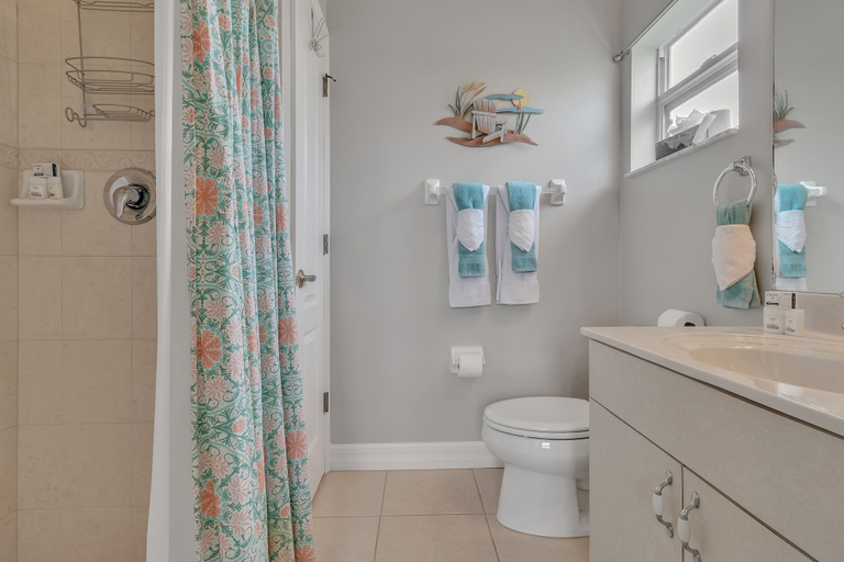Bathroom 4, Blue Oasis 3 Bedroom Home by RedAwning, Lee