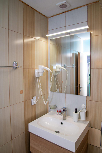 Bathroom 3, Paradise Delta House, Pardina