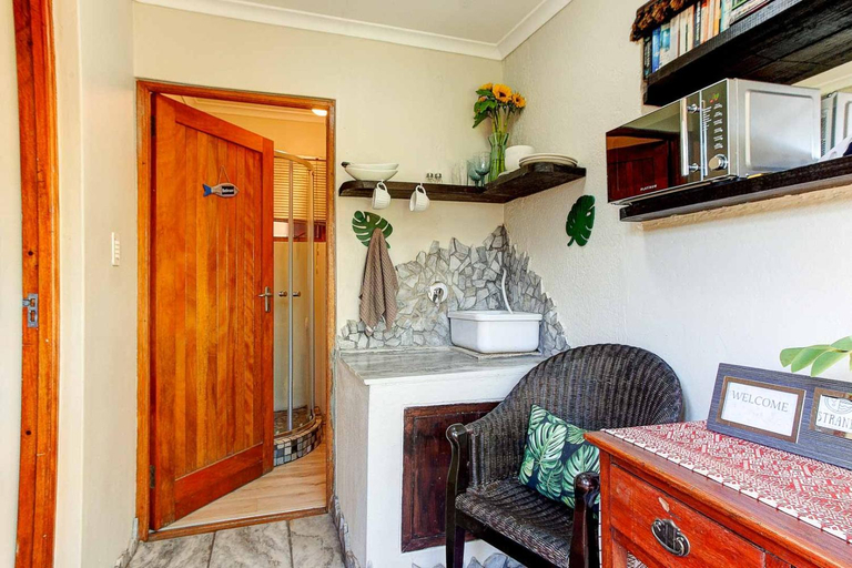 Others 2, Penguin - Double En-Suite Studio, City of Cape Town