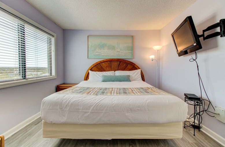 Room 4, 1014 The Sea Is Calling by Atlantic Towers, New Hanover