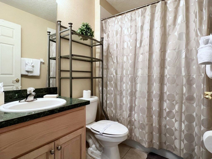 Bathroom 4, Cozy 3 Br 2 Bath Villa With Splash Pool-335kd 3 Bedroom Home by RedAwning, Polk