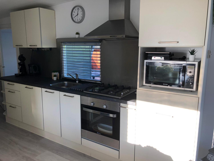 Others 5, Wellness chalet Putten Hottub & Sauna in het bos, Putten