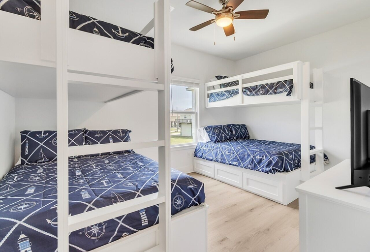 Room 2, Just Beachy 3 Bedroom Home by RedAwning, Galveston