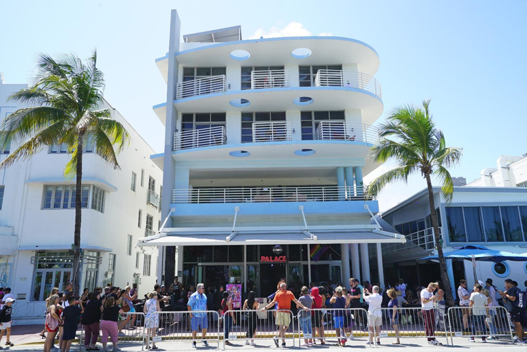 Deluxe apartments at the Congress, Miami-Dade