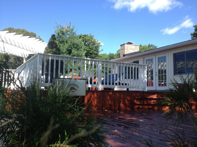 Exterior & Views 2, Beautiful Wisconsin Beach Retreat Lake Lucerne, Forest