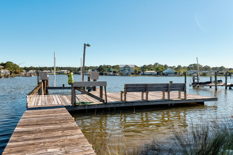 Marina 2, At Ease - 535 Barcelona 3 Bedroom Home by RedAwning, Mobile