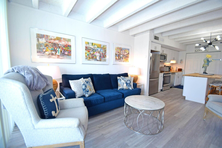 Living area 4, Jada 2b 1 Bedroom Condo by RedAwning, Worcester