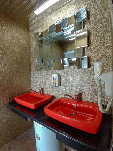 3, Penelopa Apartments