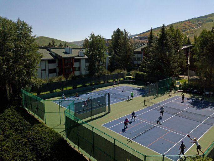 Sport court 5, Snow Flower 131 2 Bedroom Condo by RedAwning, Summit