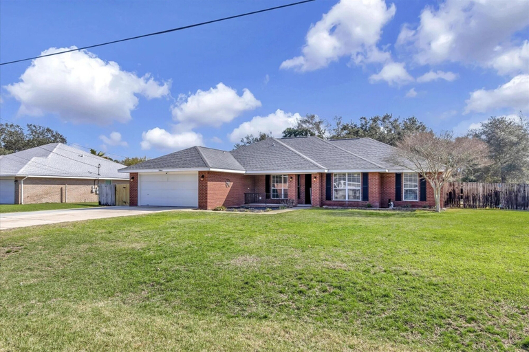 Exterior & Views, Bayou Breeze 4 Bedroom Home by RedAwning, Santa Rosa